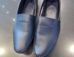 Navy shoes bi 180,000