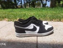 Air jordan low size 43 'black&white"