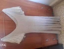 Dresses like new each one 20.000 LL