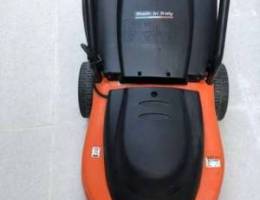 electric lawnmower