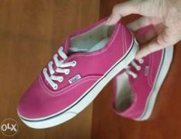 fushia vans