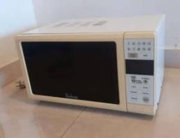 microwave like new very high quality