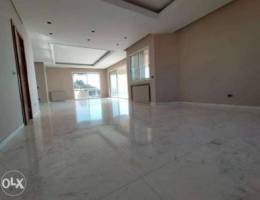 Panoramic 340 m2 spacious apartment in Mta...