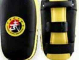 Kick boxing pad ( Ø§Ù„Ø¯ÙˆÙ„Ø§Ø± Ø¹Ù„Ù‰ Ø³Ø¹Ø± Ø§Ù„ØµØ±Ù)