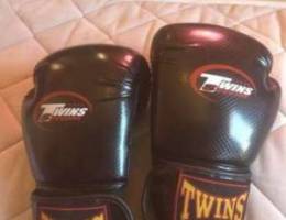 twins gloves used 1 week only