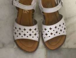 baby white sandal 30,000 lp