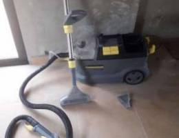 Furniture cleaning machine