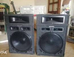 amplifier 50 amps and 2 speakers 18 inches