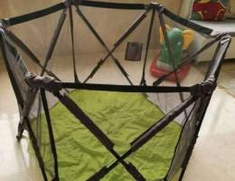 Safety playpen/play park foldable and port...