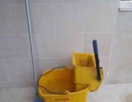 Bucket mop for restaurant