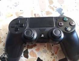 Ps4 controller like new in perfect conditi...