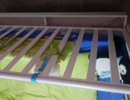 baby cot in very good condition