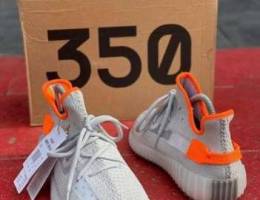 350 Yeezy trendy shoes in stock