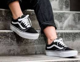 VANS Old Skool Platform Black/White , size...