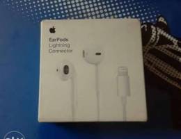 Apple lighting earpods connector