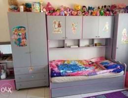 Kids' bedroom