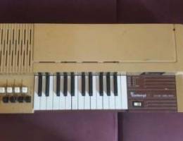 Vintage Italian Bontempi organ