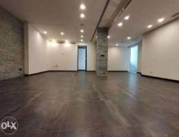 Spacious 200m2 Office in Zalka on highway ...