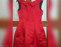 Red short dress (100000LL)