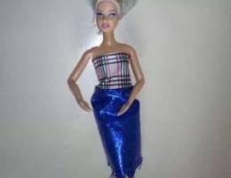 FASHIONISTA Barbie like new doll has artic...