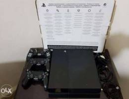 ps4 fatt 500 like new with 2 controler lik...